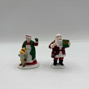 Department 56 1990 Vintage HVC North Pole Santa & Mrs Claus Set Of 2 5609-0
